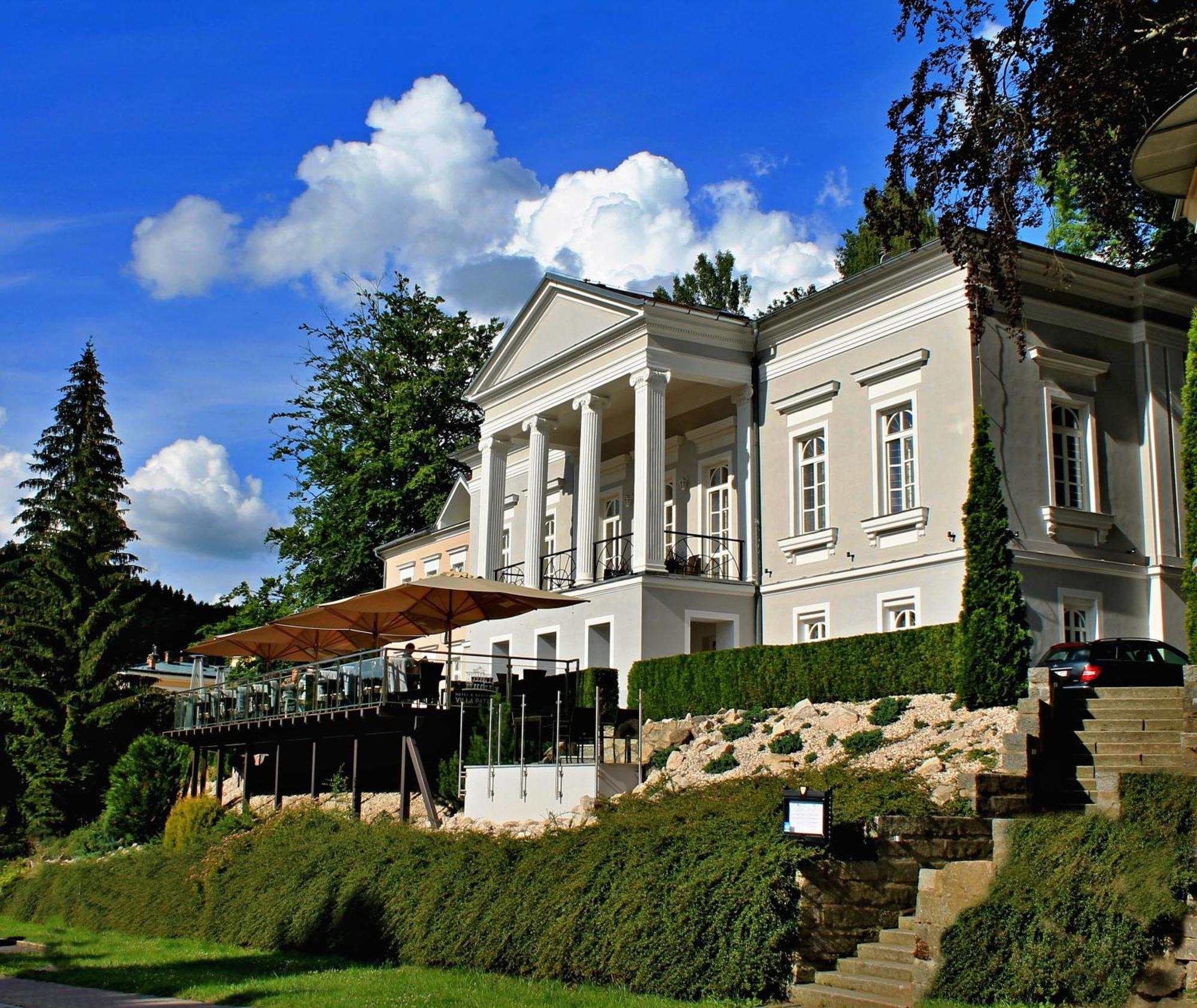 Gourmet Hotel Villa Patriot マリアーンスケー・ラーズニェ エクステリア 写真