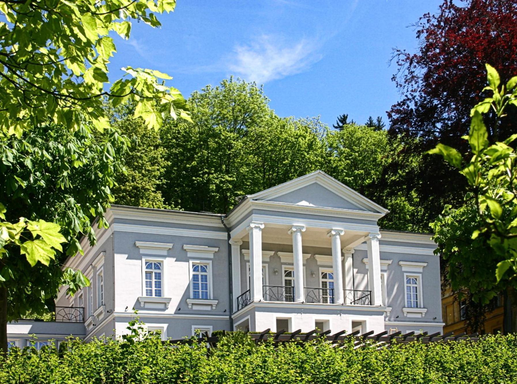 Gourmet Hotel Villa Patriot マリアーンスケー・ラーズニェ エクステリア 写真