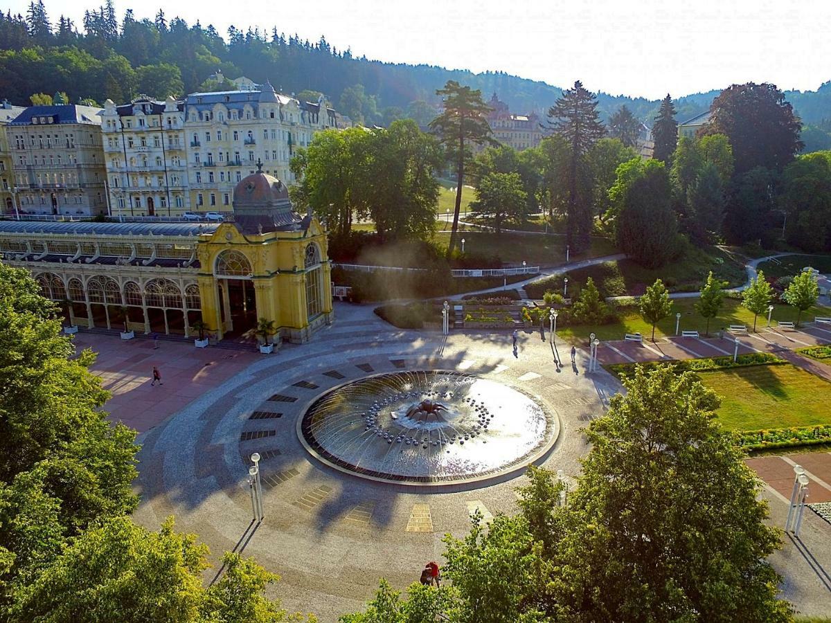 Gourmet Hotel Villa Patriot マリアーンスケー・ラーズニェ エクステリア 写真