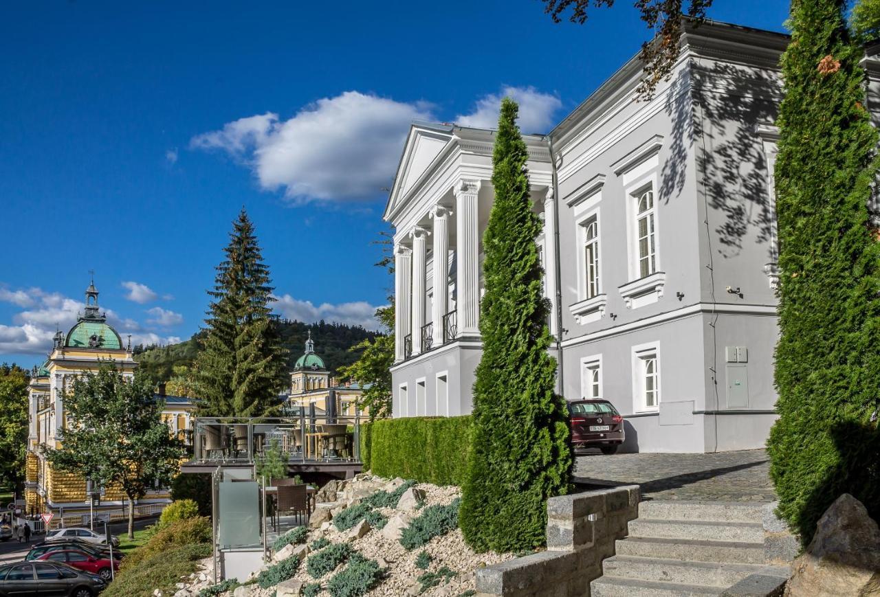 Gourmet Hotel Villa Patriot マリアーンスケー・ラーズニェ エクステリア 写真